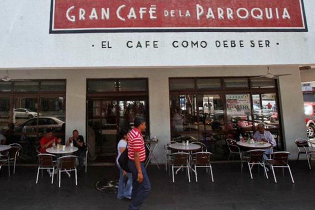 SAT clausura sucursal del Café La Parroquia en Boca del