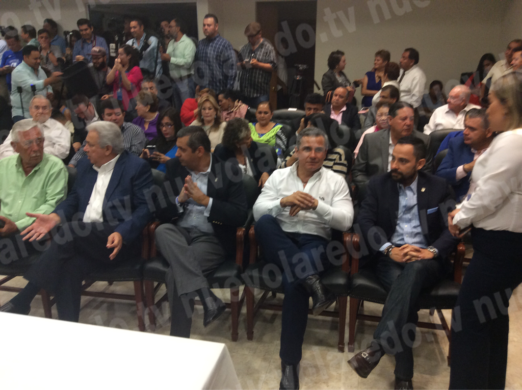 Integrantes del Cabildo actual estuvieron presentes. Foto: nuevolaredo.tv