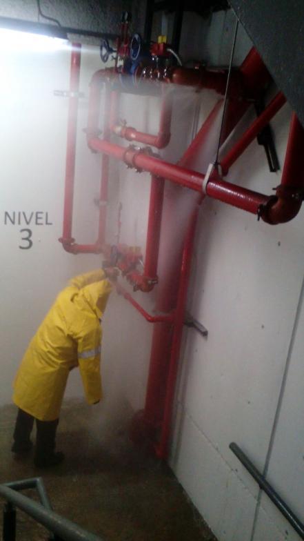 Llueve dentro de Semarnat