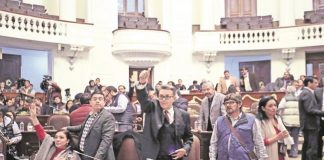 Avalan reforzar prevención de suicidios en escuelas capitalinas