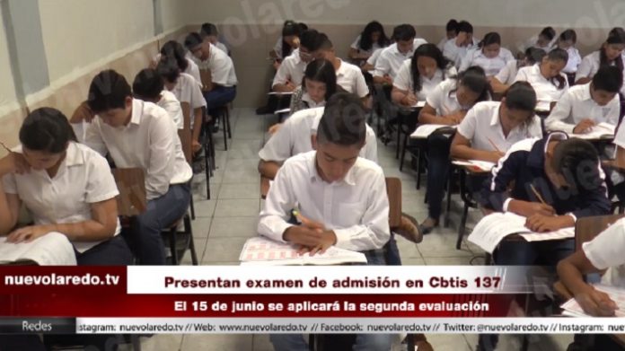 Buscan 906 jóvenes un lugar en el CBTIS 137