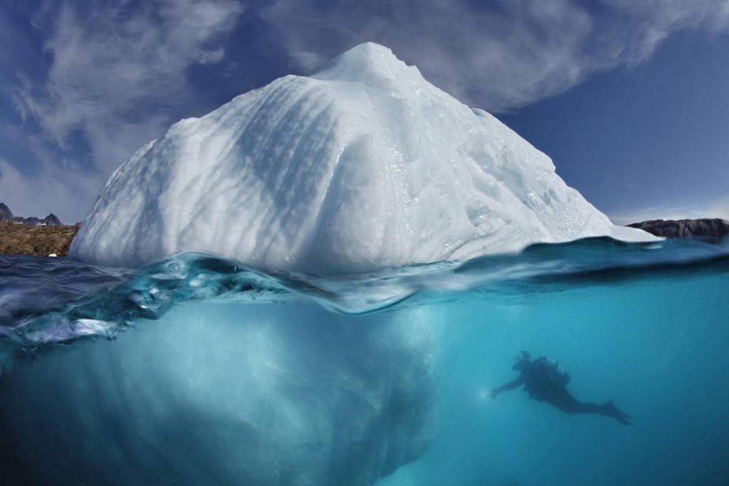 Fotógrafo Nos Muestra Como Luce Un Iceberg Por Debajo Del Agua (VIDEO ...